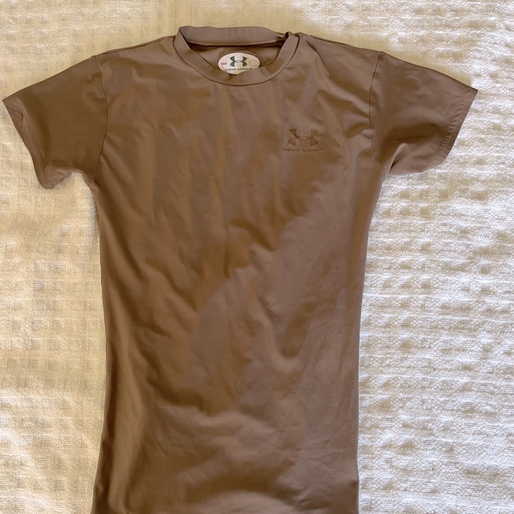 Iight brown under armer top